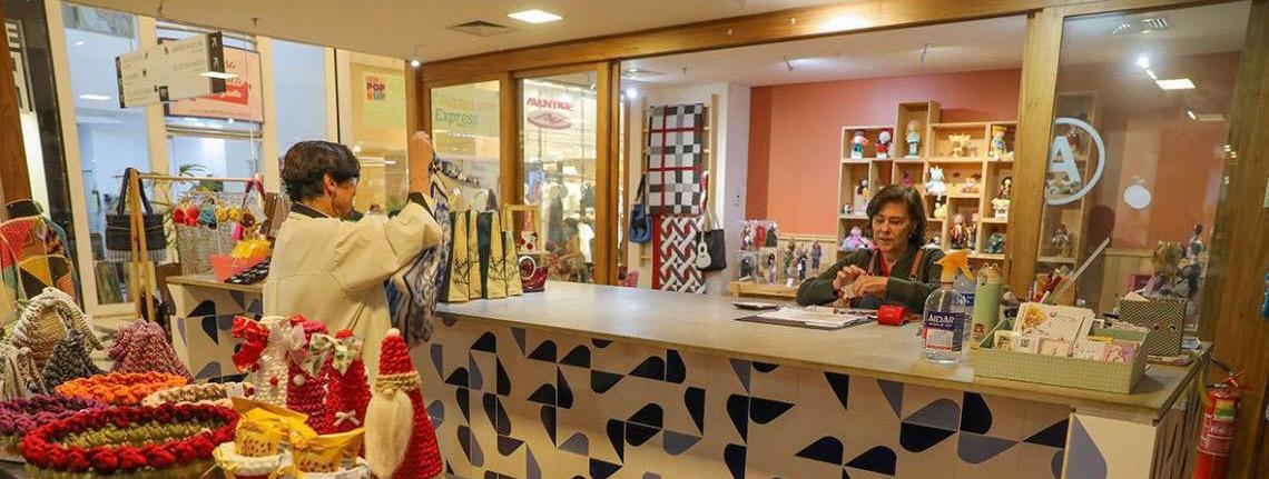 Lojas Artesanato de Brasília oferecem presentes com a cara do Quadradinho