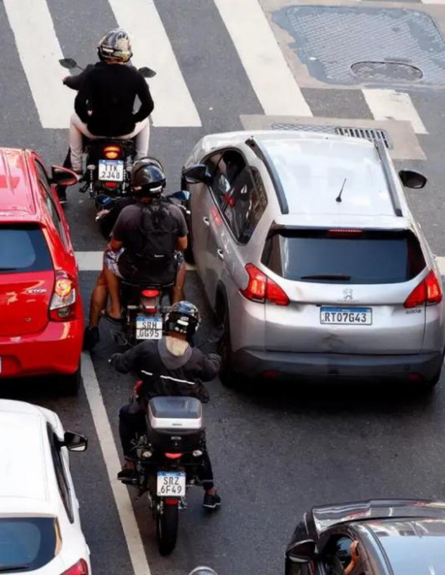 Regras para ciclomotores começam a valer; saiba mais