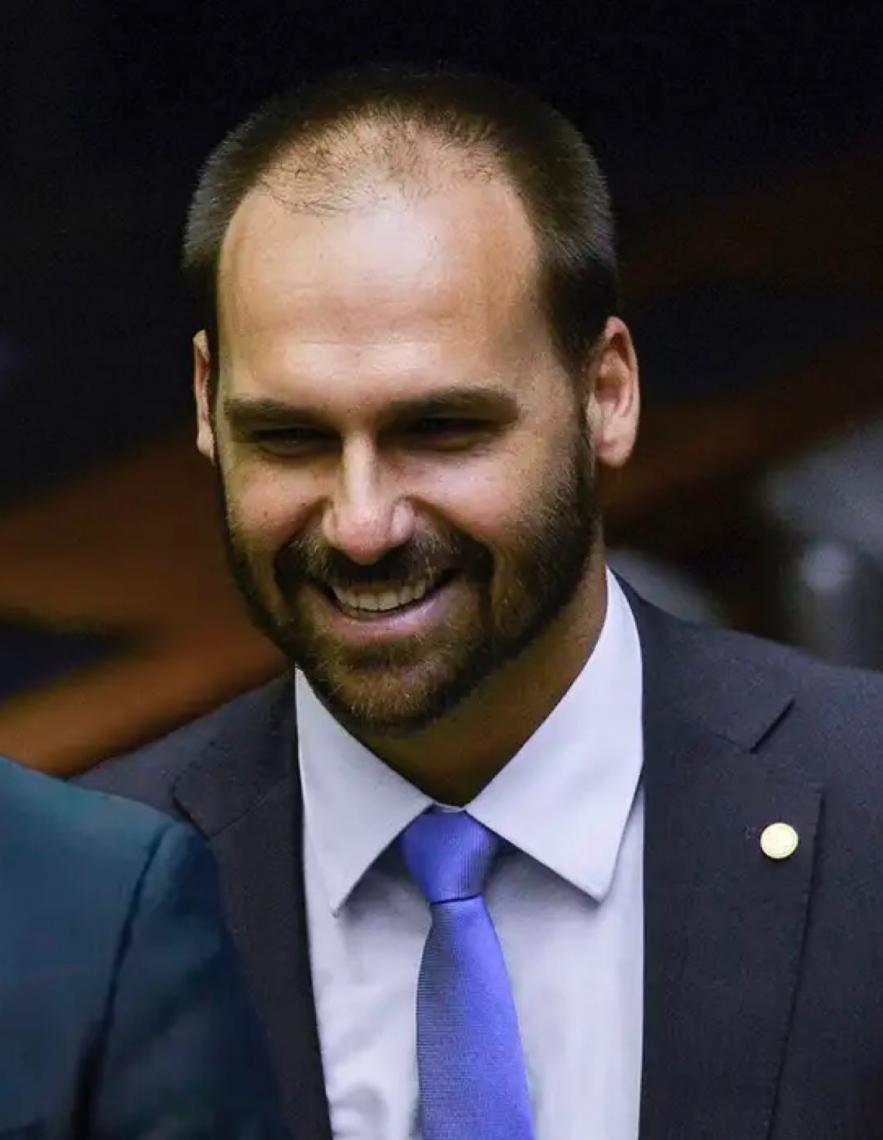 PF determina retorno imediato de Eduardo Bolsonaro a cargo de escrivão