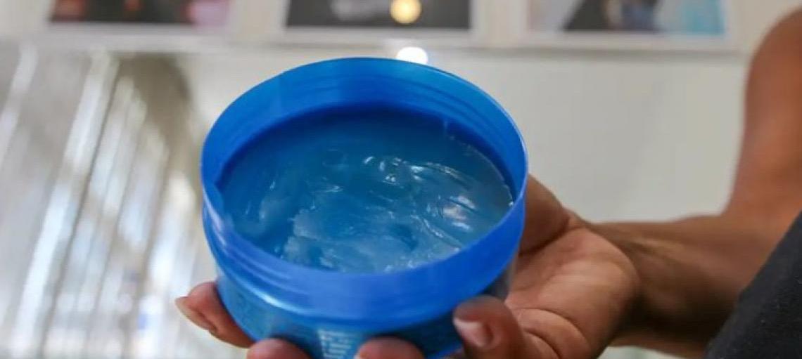 Anvisa apresenta dicas de segurança no uso de pomadas e pastas modeladoras de cabelos