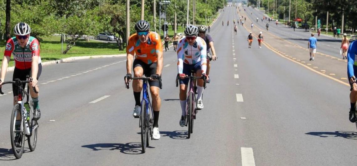 Governo do DF lança Rota do Cicloturismo e miniguia para pedalar por Brasília