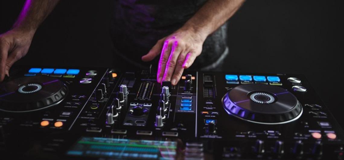 Edição especial do M.urb Lab oferece oficinas gratuitas de DJ e storymaker no Distrito Federal