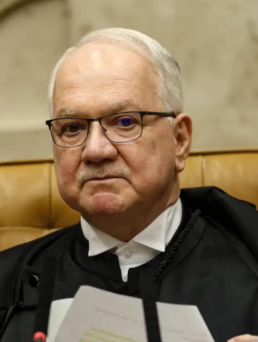 Ministros respondem pelas próprias escolhas e hora é de retomada institucional, diz Fachin no STF
