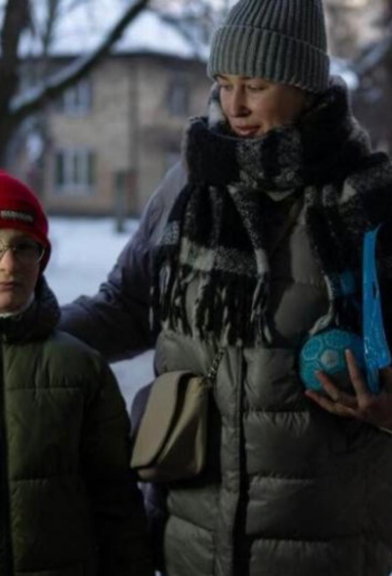 Ataques russos deixam famílias ucranianas sem aquecimento em frio de -20C°