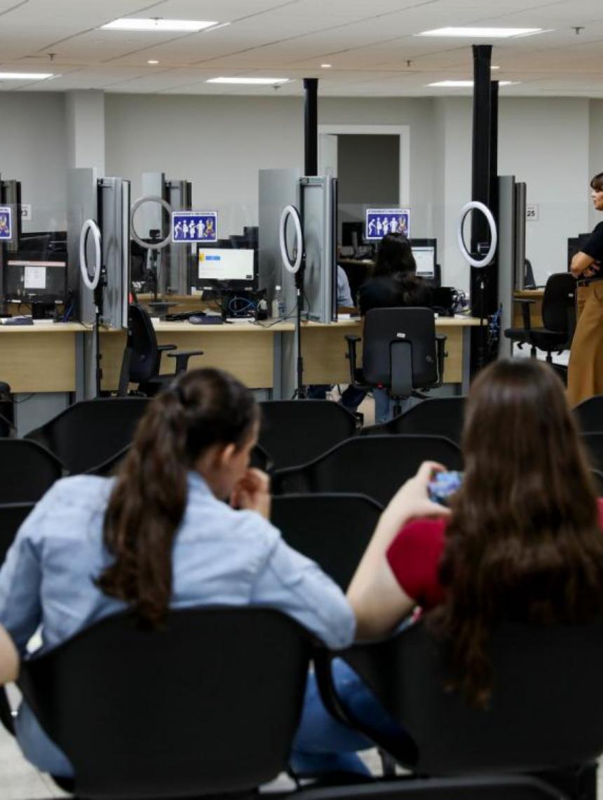 Sem regularizar o título, eleitor pode ser impedido de votar, tomar posse em concurso público e tirar passaporte