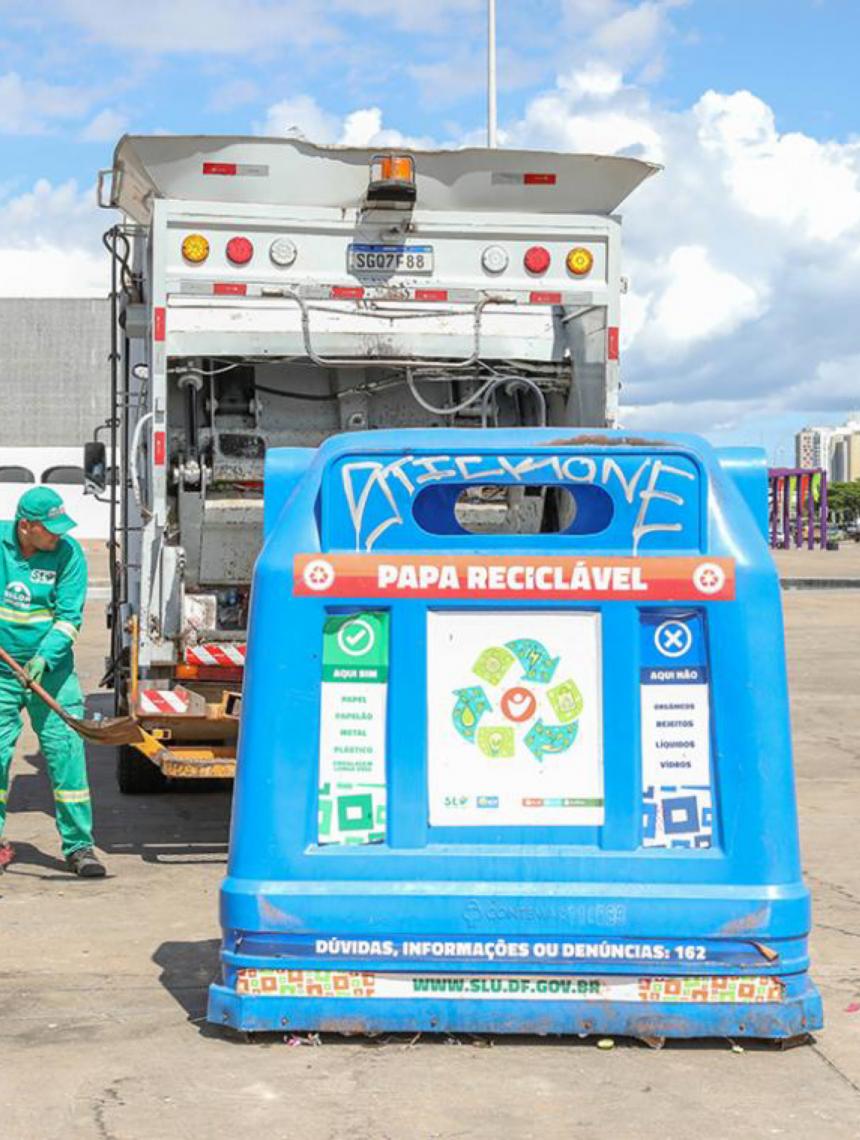 Força-tarefa do SLU recolhe 29 toneladas de lixo e devolve ruas limpas após o Carnaval 2026