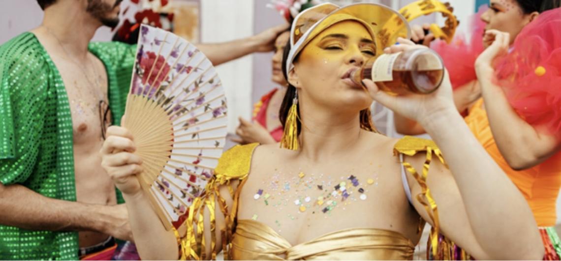 Nos dias depois: Ressaca ou intoxicação alcoólica? Saiba identificar sinais de alerta pós-Carnaval