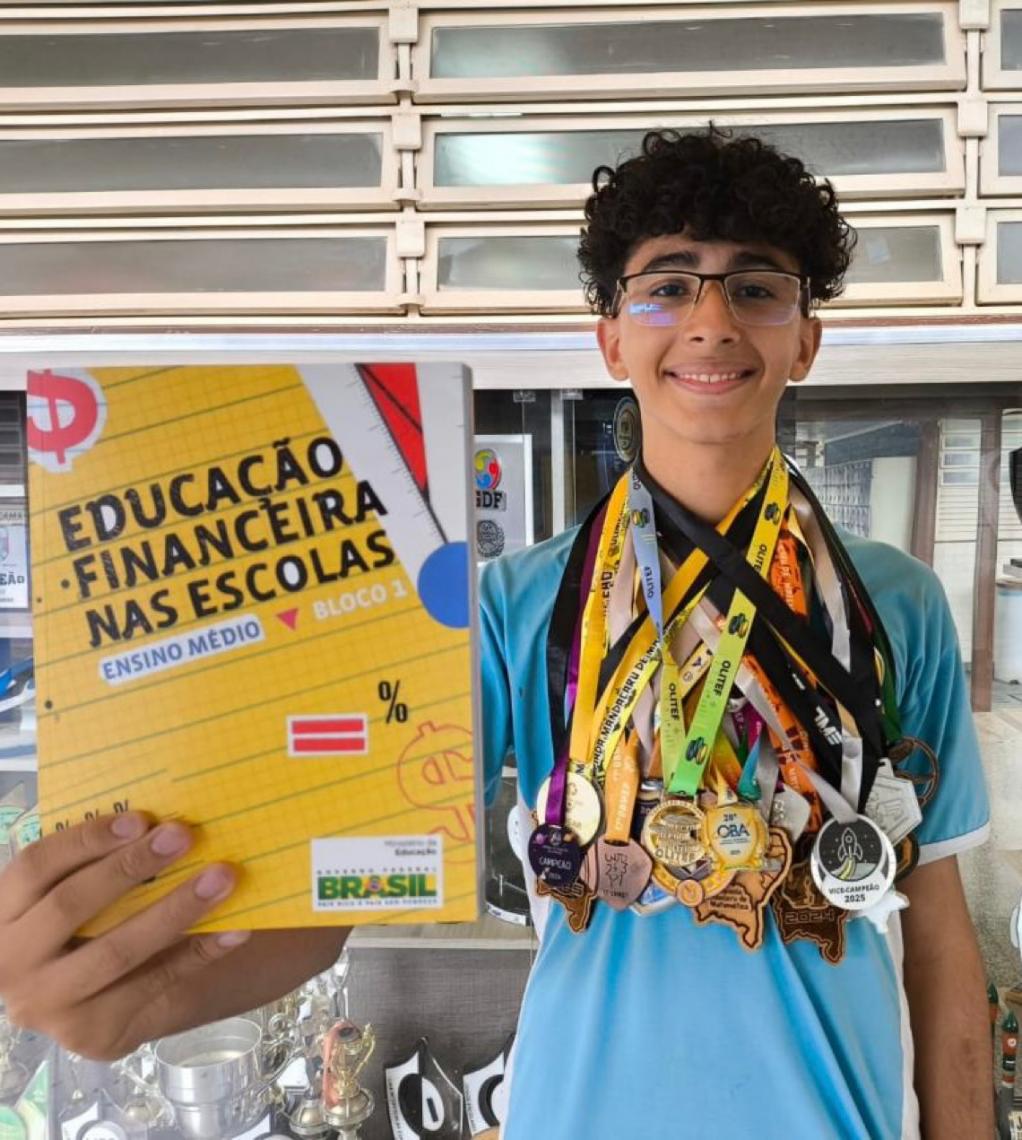 Estudante da rede pública do DF conquista ouro em olimpíada de educação financeira