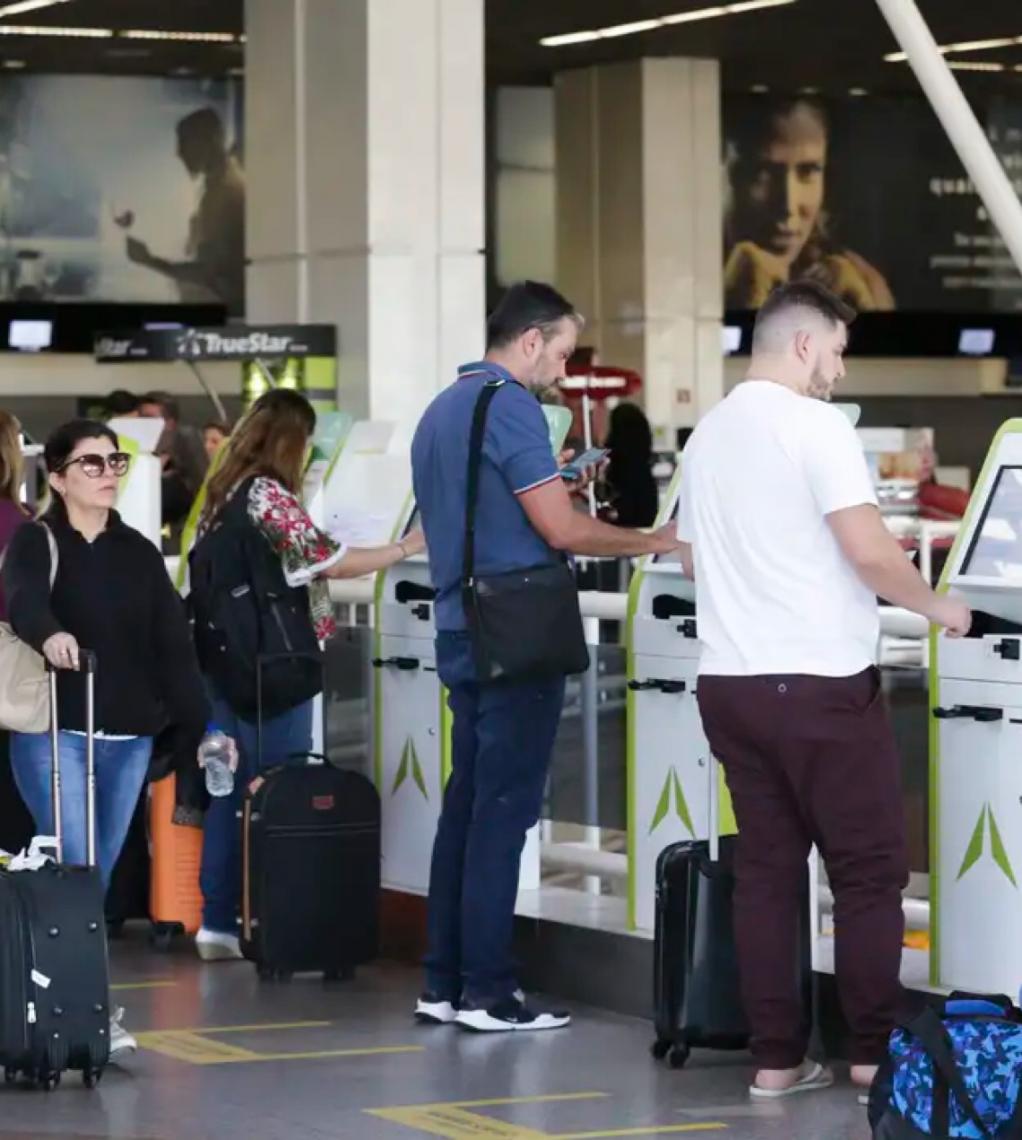 Processos Justiça brasileira por cancelamento de voos crescem 77% desde o fim da pandemia