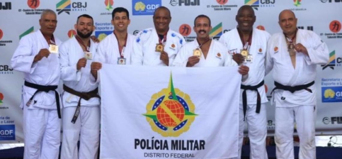 Atletas da Polícia Militar do Distrito Federal conquistam título em campeonato de judô
