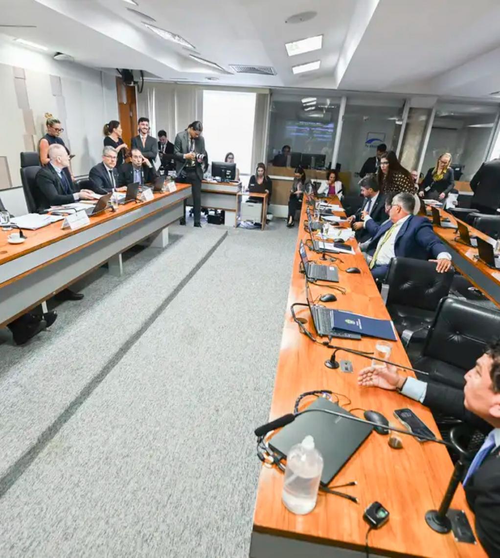 Irmãos de Dias Toffoli não são obrigados a depor em CPI, decisão é do ministro André Mendonça 