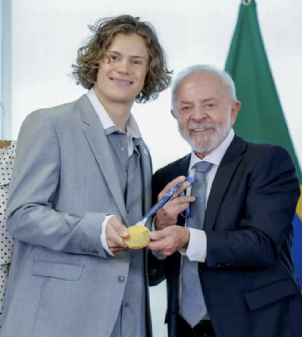 Presidente Lula recebe Lucas Pinheiro, medalha de ouro nos Jogos de Inverno Milão