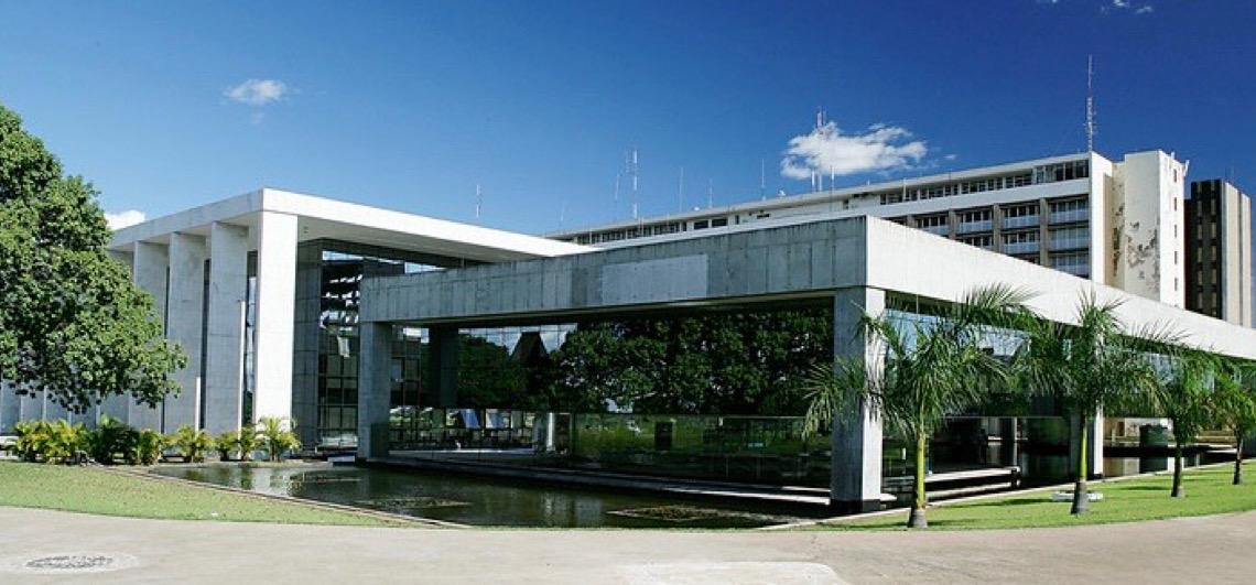 Justiça do Distrito Federal assegura o direito de liberdade religiosa à professora da rede pública