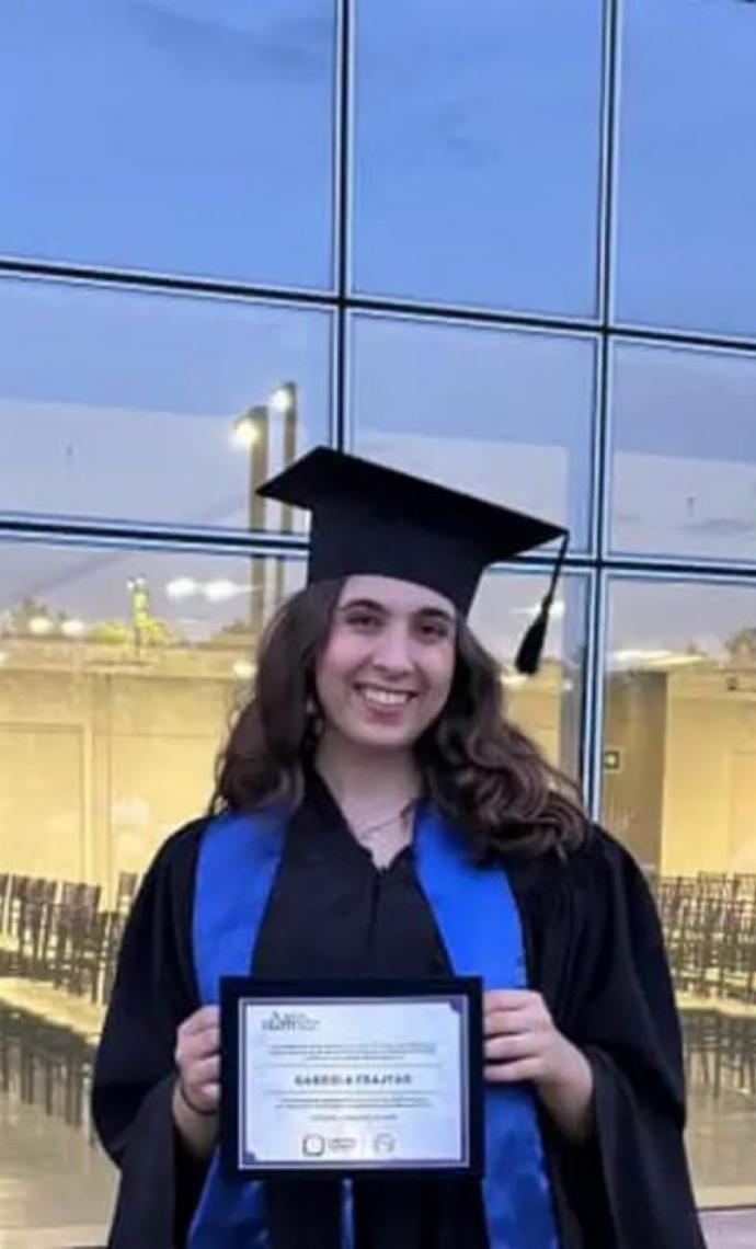 Brasileira Gabriela Frajtag, vence concurso internacional de biologia quântica