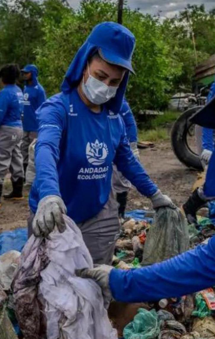 Por meio de projetos de limpeza: Comunidade transforma cenário ambiental da Baía de Guanabara