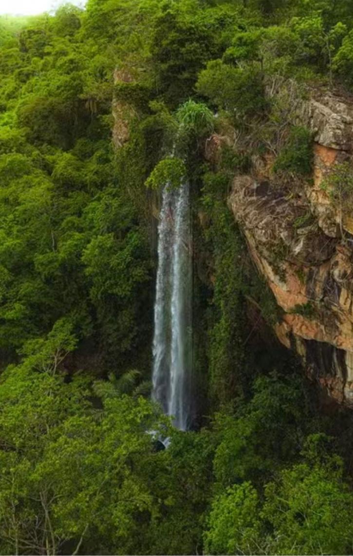 Grandes cachoeiras e sítios arqueológicos formam polo ecoturístico guardadinho no oeste baiano