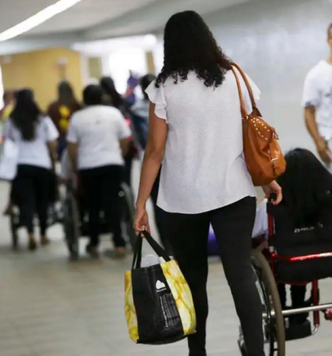 Aplicativo é condenado no Distrito Federal após motorista negar corrida a passageira com deficiência