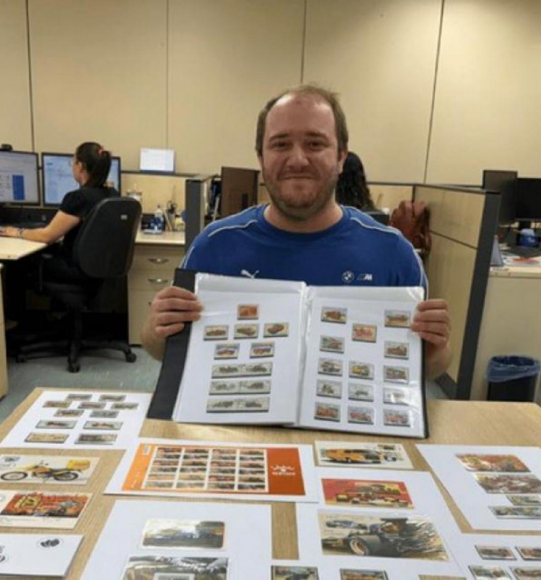 Colecionadores de selos mantém viva uma paixão que já dura mais de seis décadas