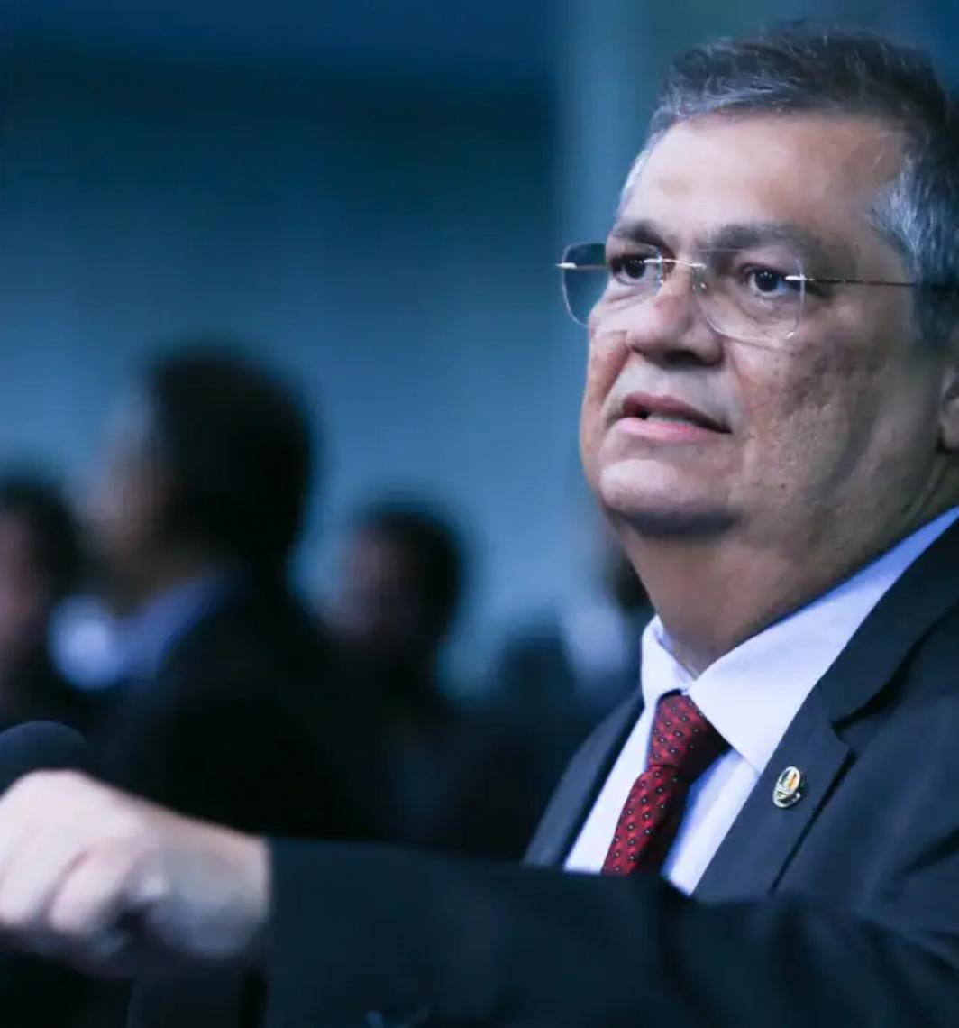 Ministro Flávio Dino acaba com a aposentadoria compulsória como punição a juízes 