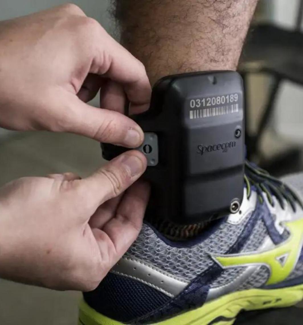 Senado Federal aprova uso imediato de tornozeleira eletrônica por agressor de mulher