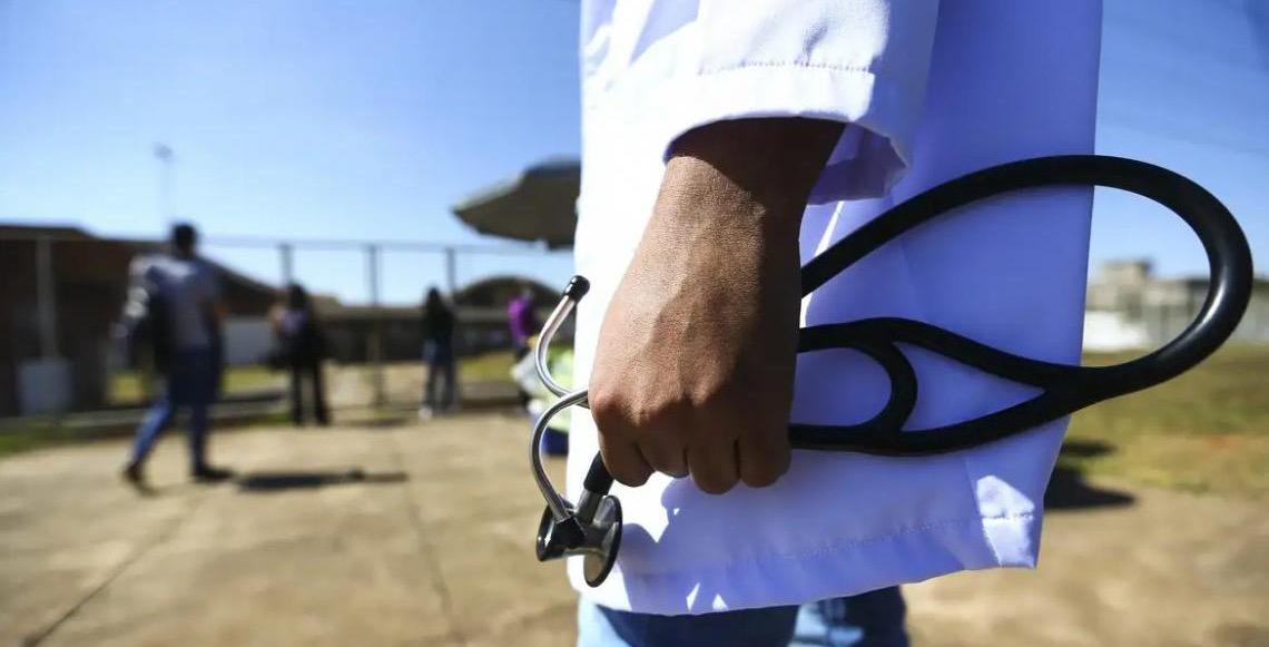 Ministério da Educação pune mais de 50 cursos de medicina por desempenho insuficiente