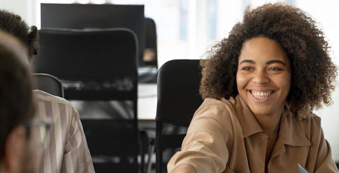 Mais de 1,5 mil vagas de emprego estão disponíveis nas agências do trabalhador nesta terça-feira