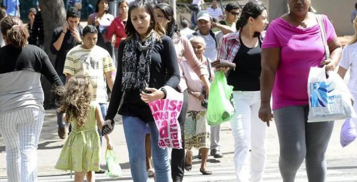 Taxa de desemprego no Brasil sobe para 5,8% em fevereiro, mas é o menor para o trimestre