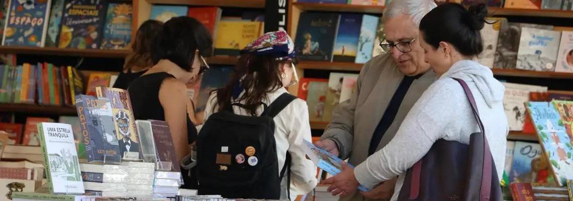 Número de consumidores de livros aumenta no Brasil e chega a 18% da população