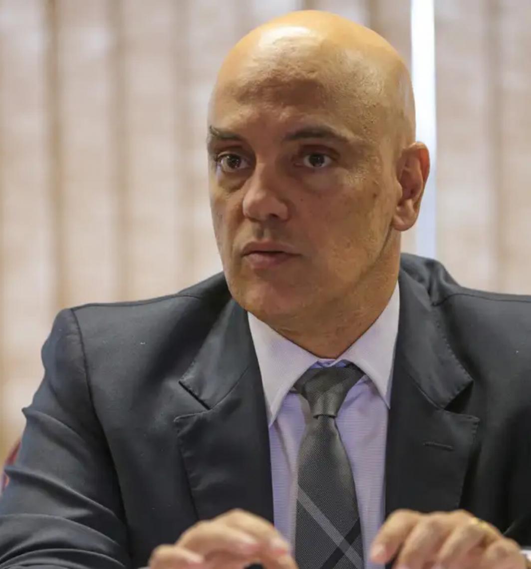 Ministro Alexandre de Moraes nega ter viajado em aviões do banqueiro Daniel Vorcaro