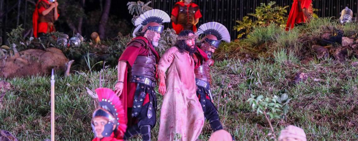 Encenações da Via Sacra marcam a programação da Semana Santa em várias regiões do DF