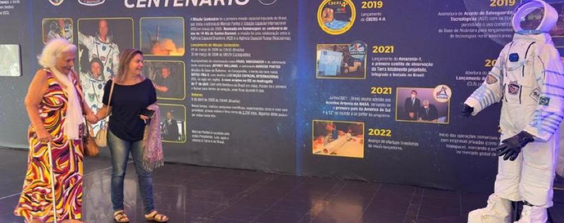 Exposição sobre Missão Centenário aproxima estudantes da ciência e desperta o interesse para novos talentos