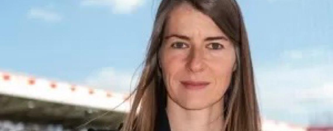 Ex-jogadora vira 1ª mulher a treinar um time nas grandes ligas europeias