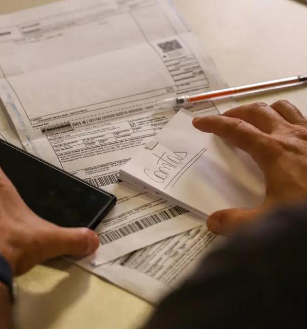 Nova versão do Desenrola será lançada após viagem de Lula, diz Dario Durigan, ministro da Fazenda