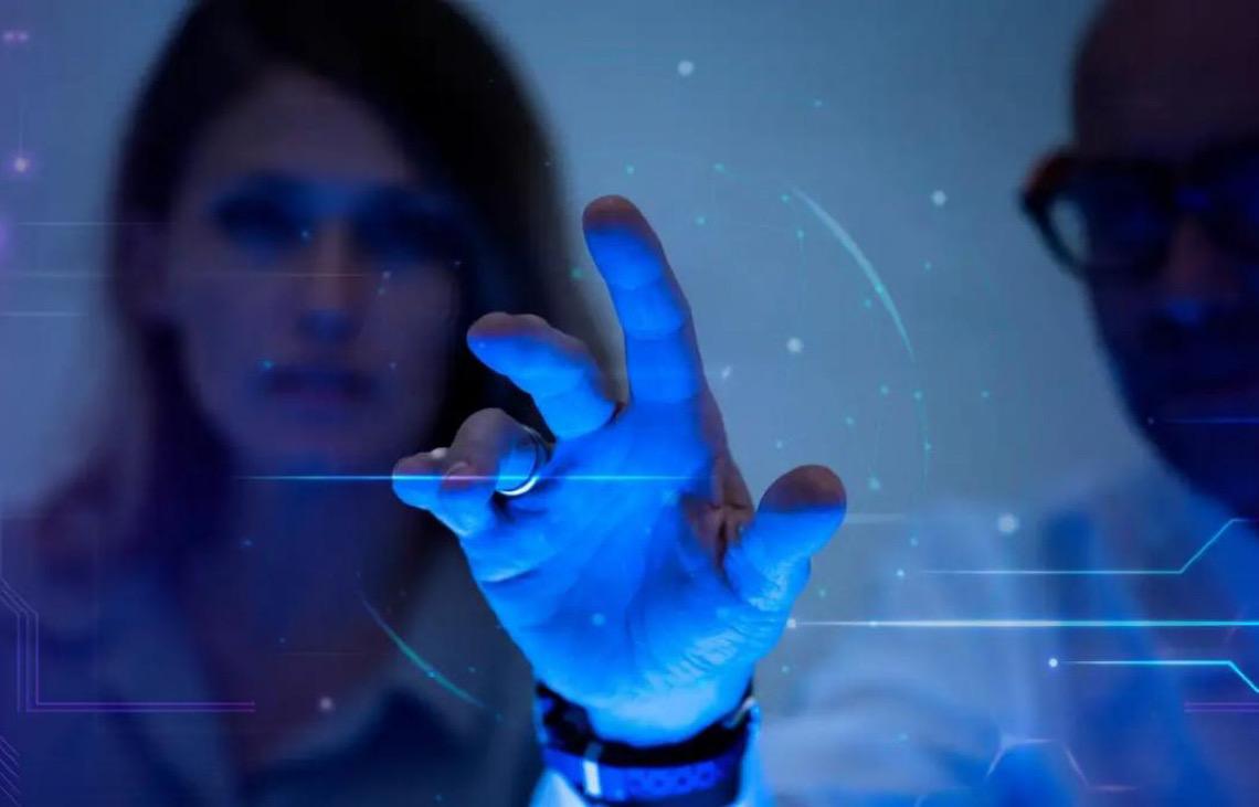 Inteligência Artificial acelera desinformação e ameaça democracias, alerta pesquisa