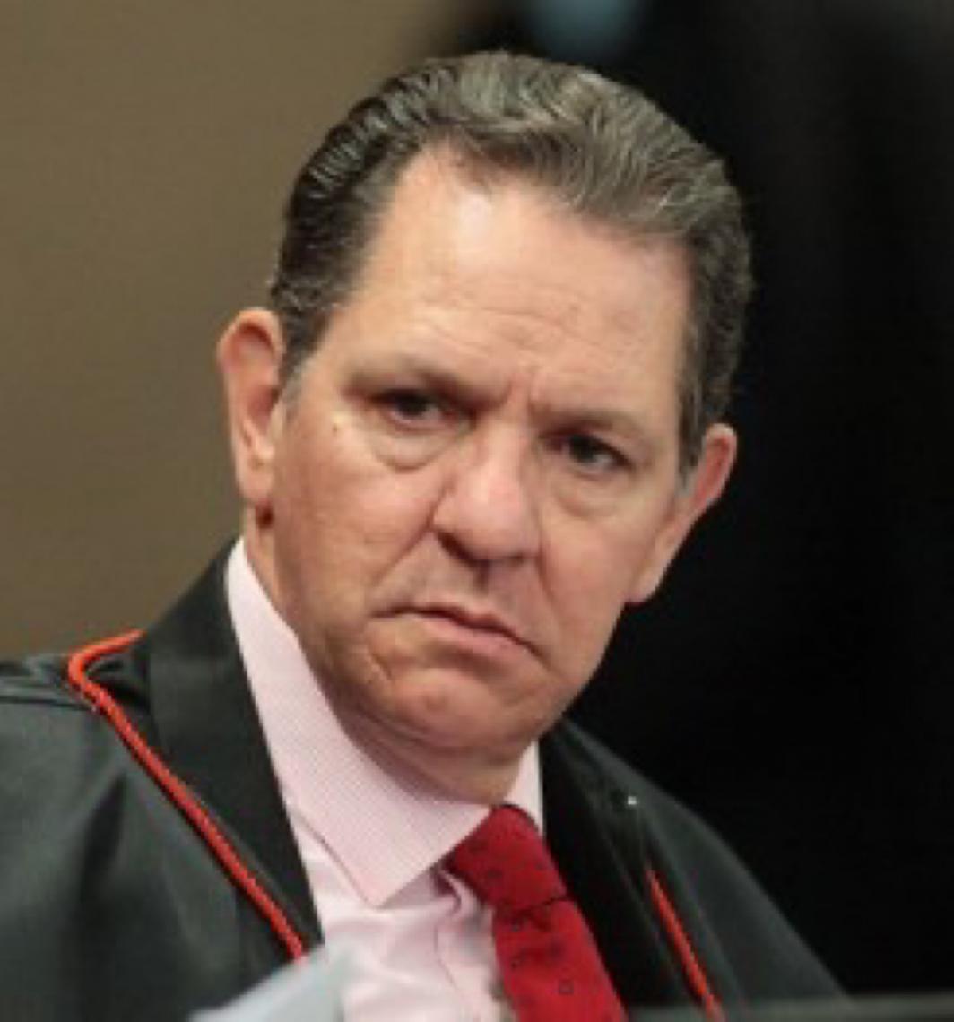Ministro do STJ critica interferência em processos e diz que está 'todo mundo vendendo voto por aí'