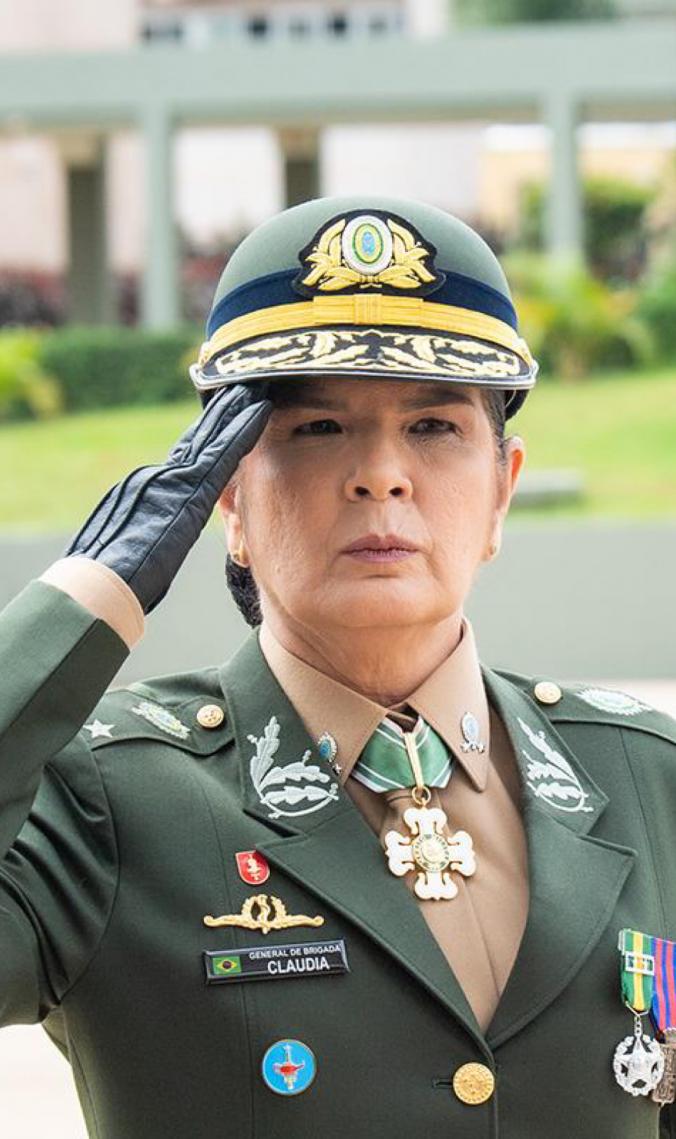 Primeira oficial-general do Exército assume direção do HMAB