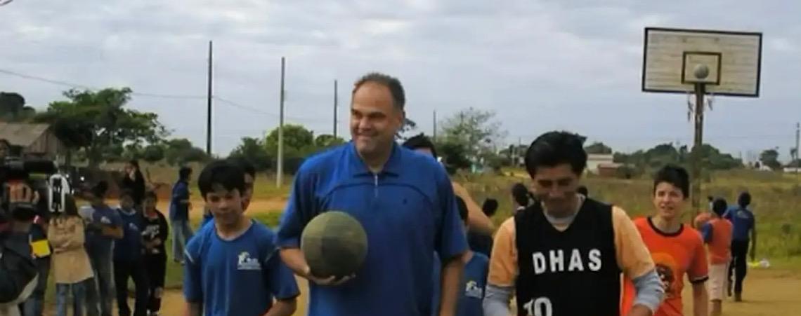 Projeto que Oscar Schmidt viabilizou vence torneio escolar nacional 