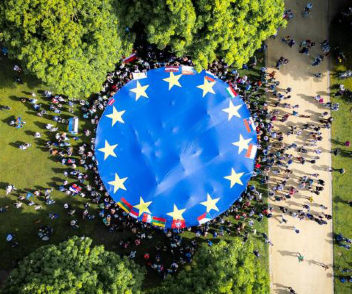 UE bate recorde anual e concede quase 1,2 milhão de cidadanias a imigrantes