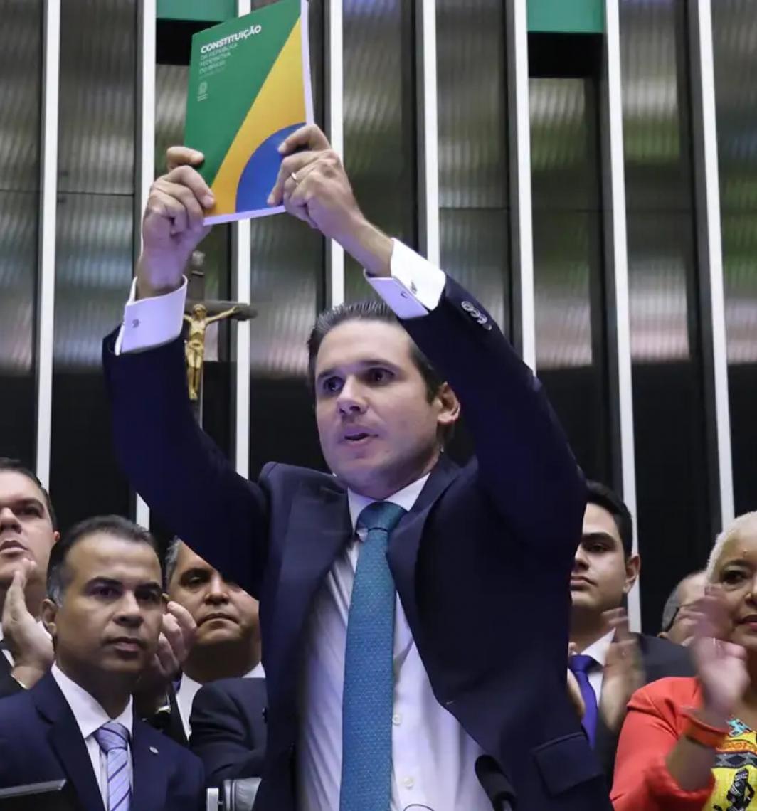 Hugo Motta e mais 6 deputados controlam R$ 1,5 bilhão em emendas antes secretas