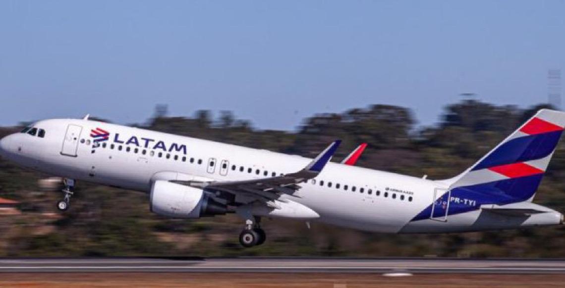 Latam terá classe executiva com assento-cama em aviões de corredor único