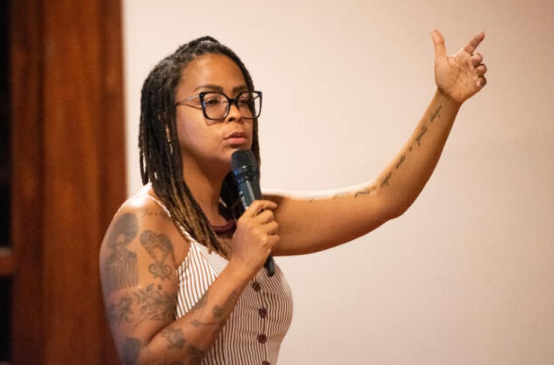 Bárbara Carine debate conceito de parditude e seu lugar no movimento negro