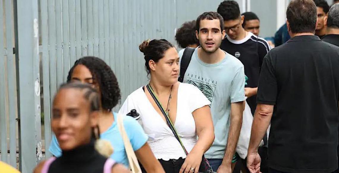 Fichas, metas e pausas ajudam a dominar as leituras obrigatórias do vestibular sem desespero