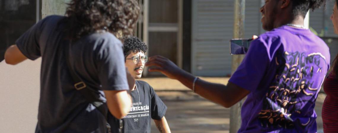 Curso gratuito ensina produtores culturais do DF a usar o celular para fortalecer a presença digital