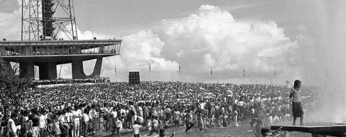 Livro 'Monumental' reúne arquivos, desenhos técnicos e fotos para contar a história do coração cívico de Brasília