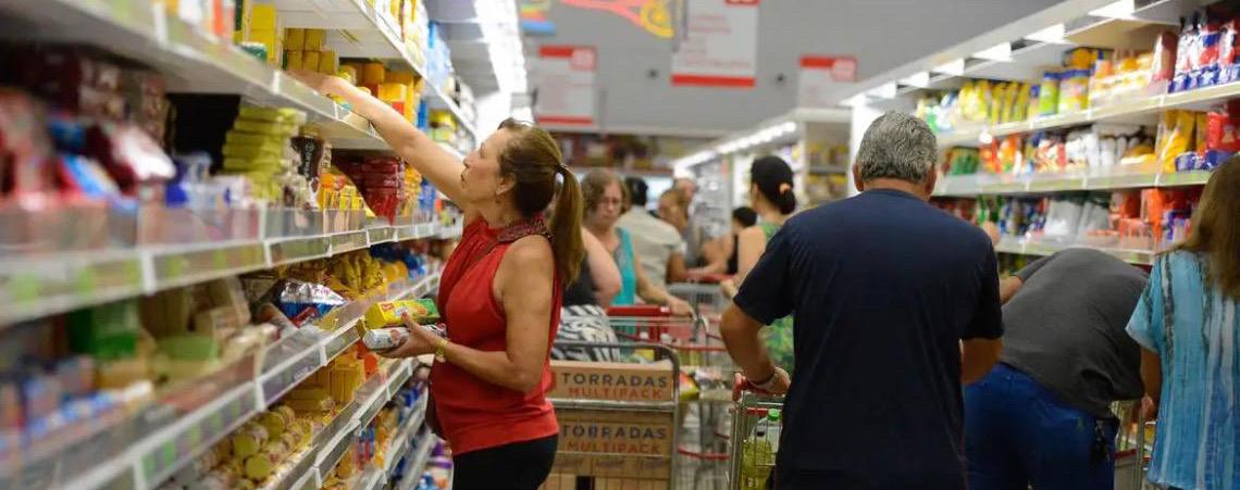 Fim da escala 6x1: Estudos divergem sobre impactos no PIB e inflação