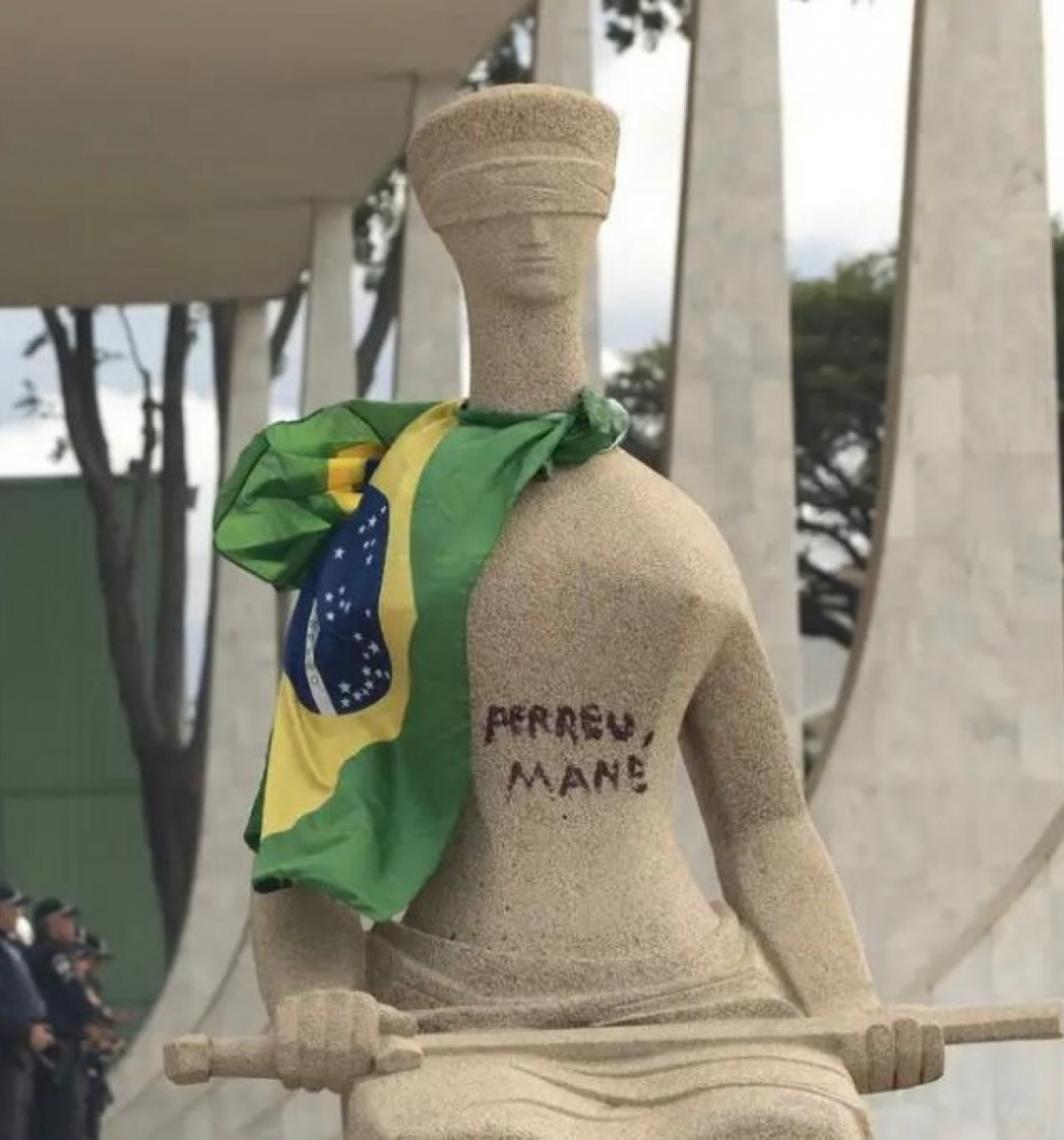 Moraes diz que lei da dosimetria ainda não está em vigor e rejeita redução de pena para 'Débora do Batom'