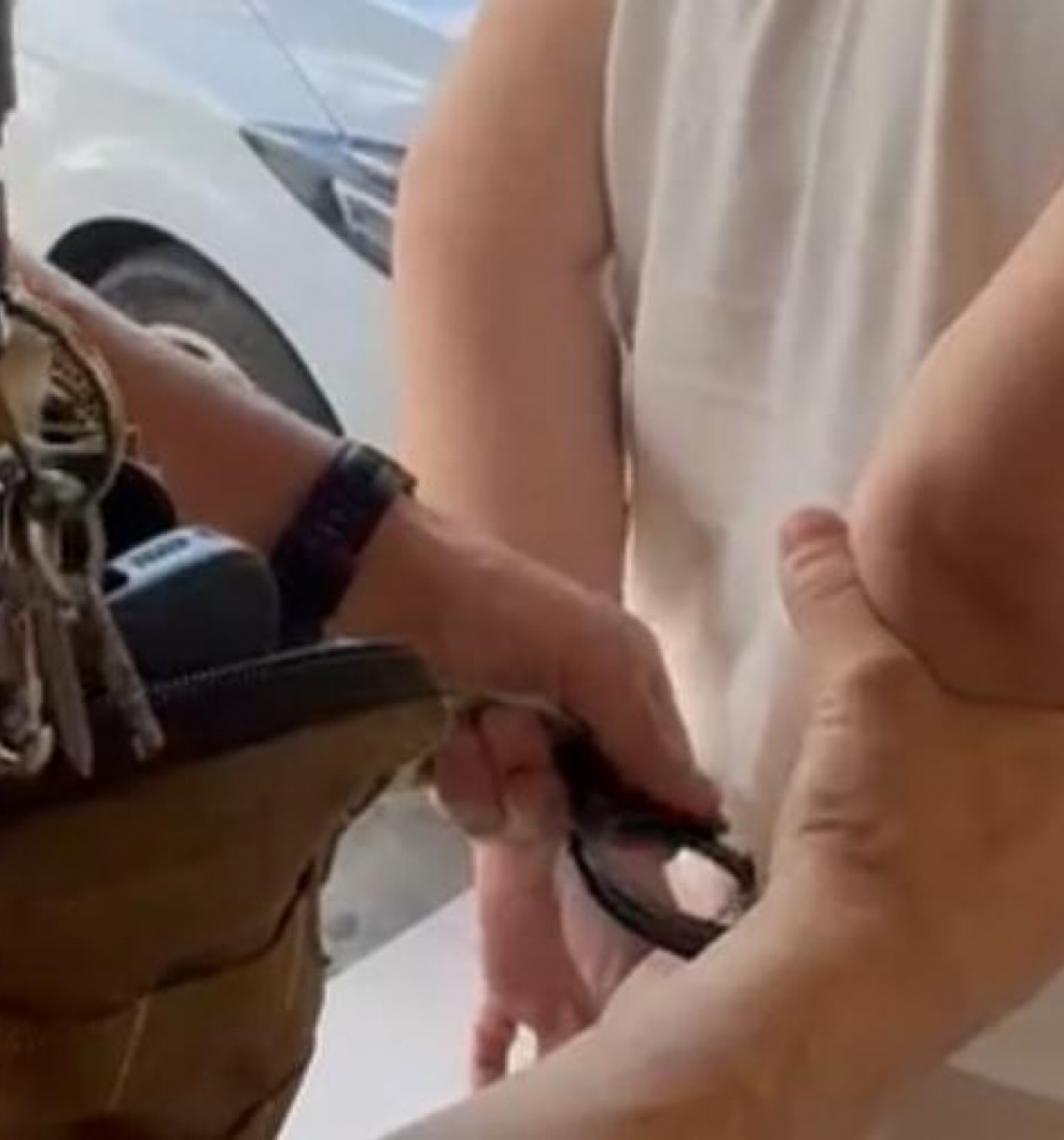 Empresária presa sob suspeita de tortura a empregada grávida também está grávida, diz defesa