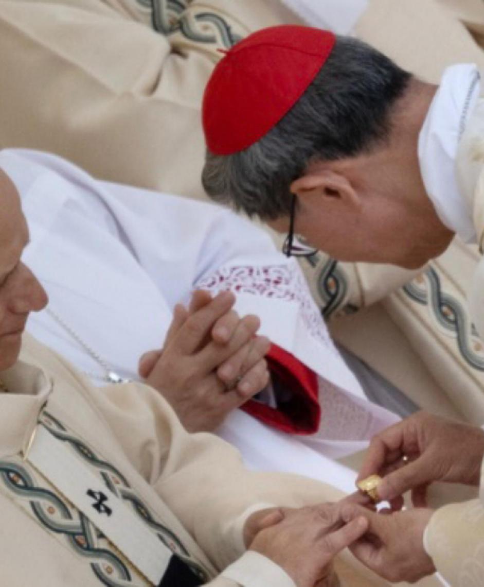 Vaticano publica documento sobre inclusão de LGBTQIA+ e com críticas à 'cura gay'