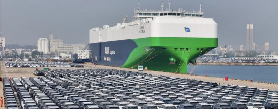 Exportações chinesas de veículos elétricos atingem 1,384 milhão de unidades no período de janeiro a abril