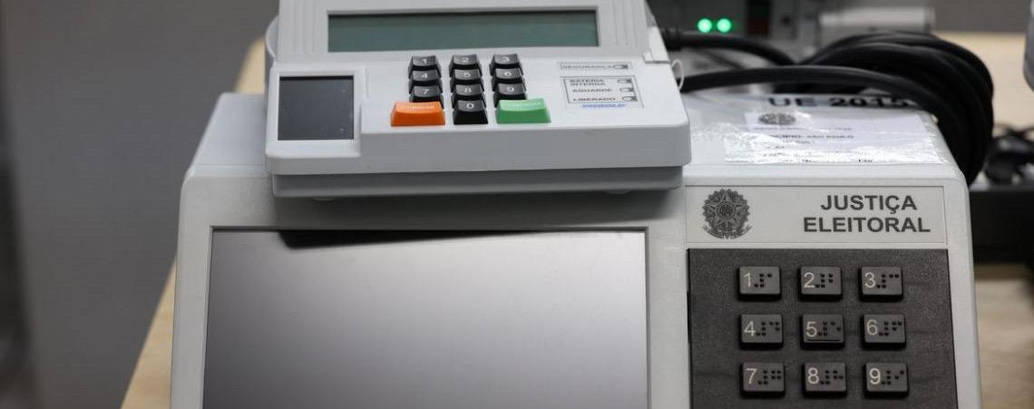 Pesquisa aponta que fake news sobre eleições miram urnas eletrônicas
